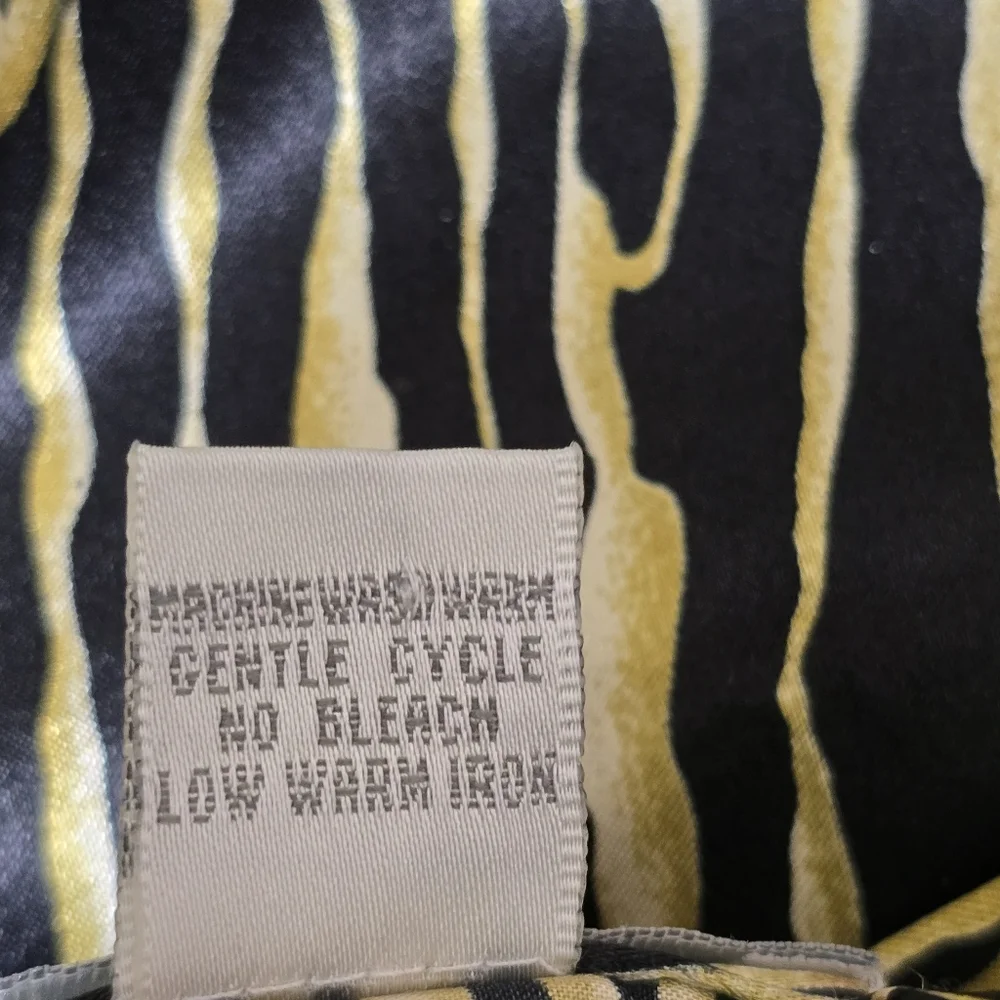 vintage‎ EVANDALE Intimates size M/L Silky Satin Animal Print Robe Black Gold